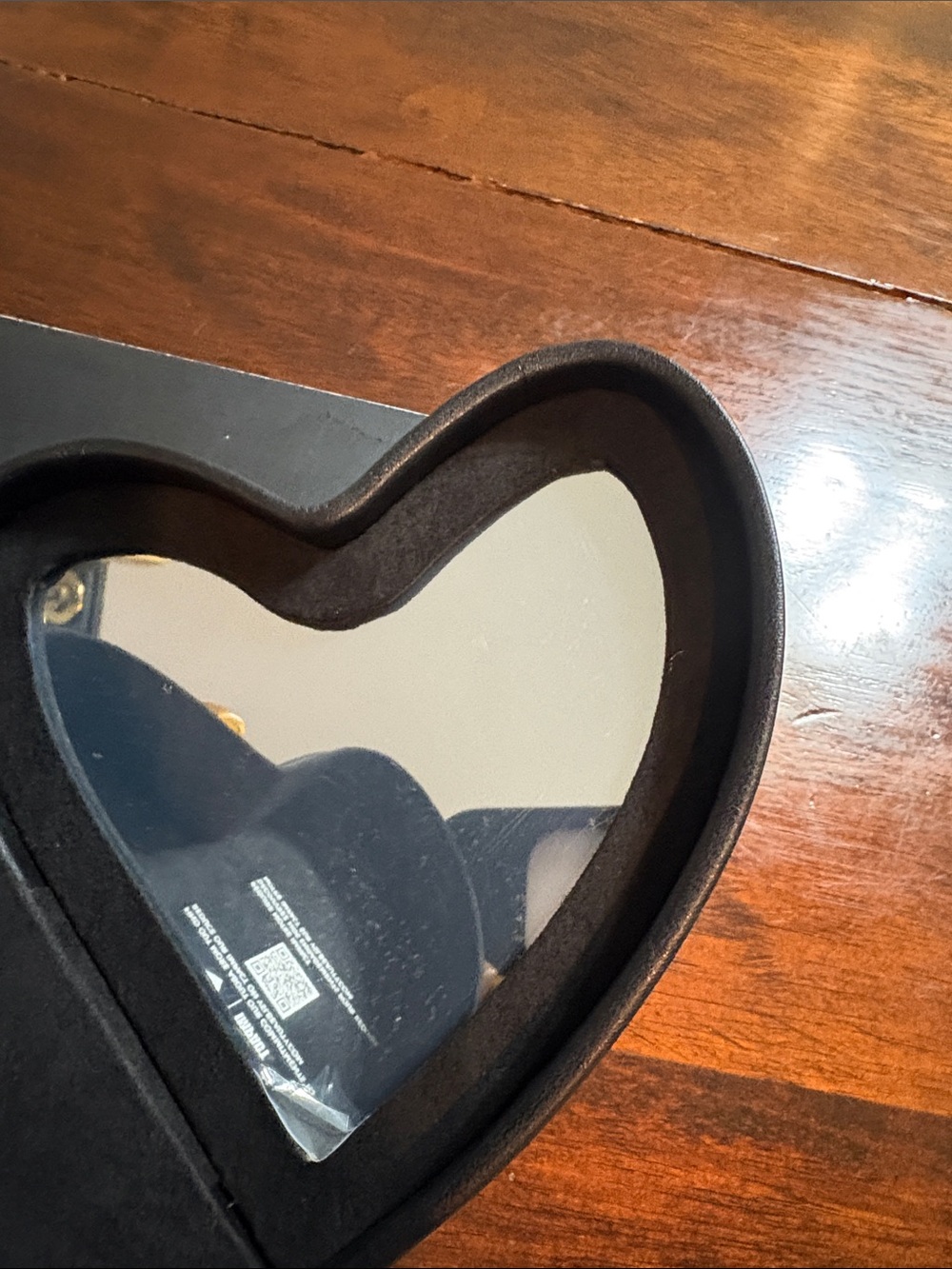 YVES SAINT LAURENT Black Heart-Shaped Makeup Case w/Mirror - Picture 5 of 8